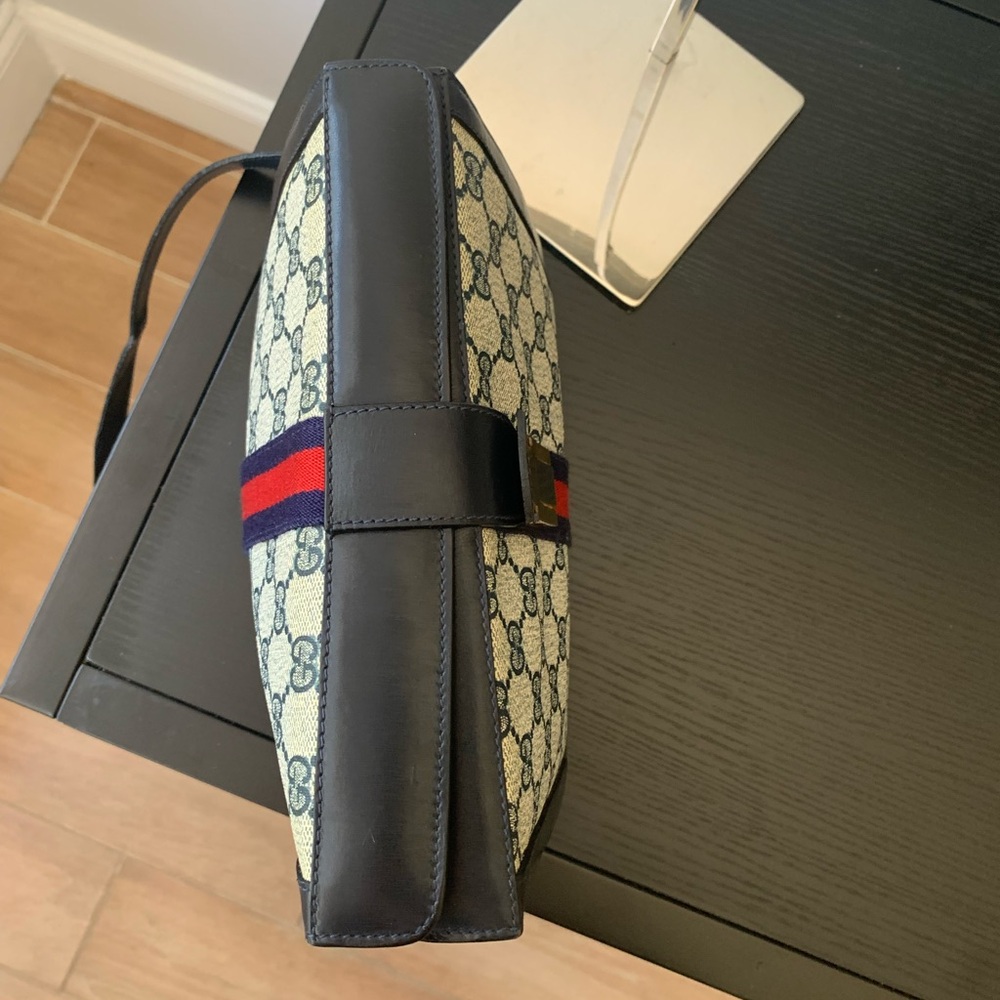 (27) GUCCI 70s Bag - Picture 9 of 12